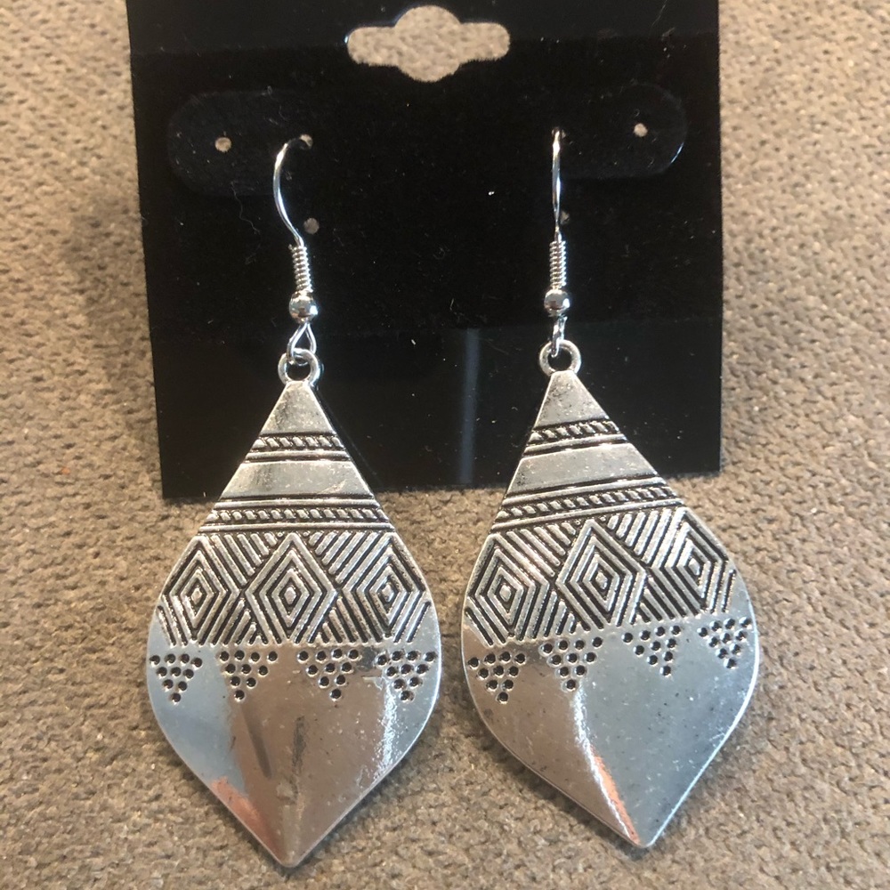 Silver tone light weight boho style earrings